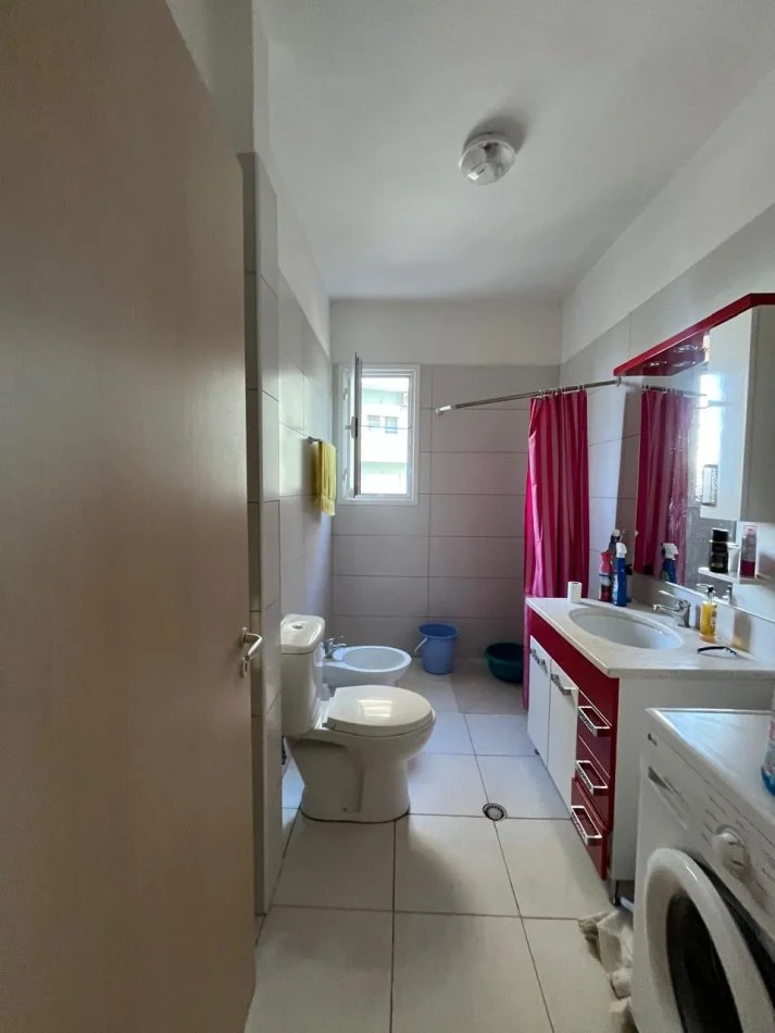 Vlore, jepet me qera apartament 2+1+Aneks+Ballkon Kati 5, 97 m² 500 € 