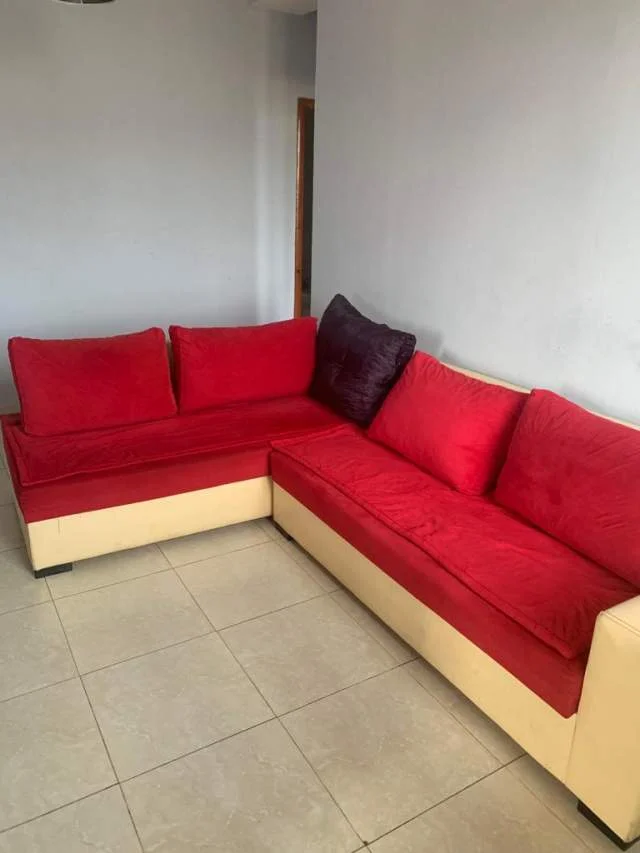 Tirane, jepet me qera apartament 1+1+BLK Kati 4, 70 m² 40.000 Leke (Rruga Kavajes)