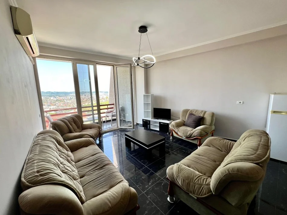 Tirane, jepet me qera apartament 1+1+Ballkon Kati 5, ME ASHENSOR , 350 € (Rr.Sotir Caci, Fresk)
