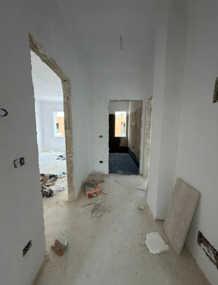 Tirane, shitet apartament 1+1+Ballkon Kati 4, 67 m² 57.000 € 