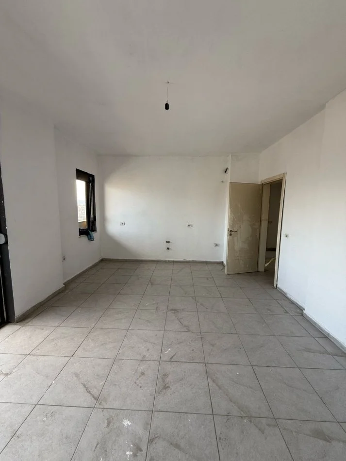 Tirane, shitet 3+1 Kati 8, 116 m² (casa italia)