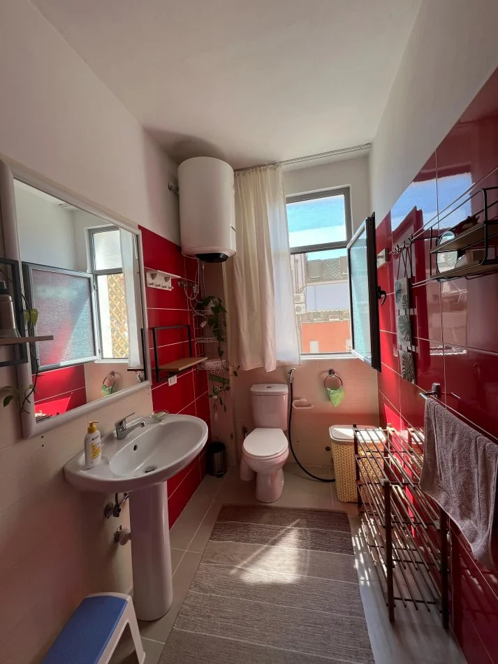 Tirane, shitet apartament 2+1+Aneks+Ballkon Kati 2, 108 m² 215.000 € (Liqeni Thate)