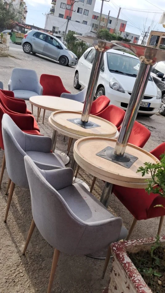 Tirane, Shes Karrike &  Tavolina