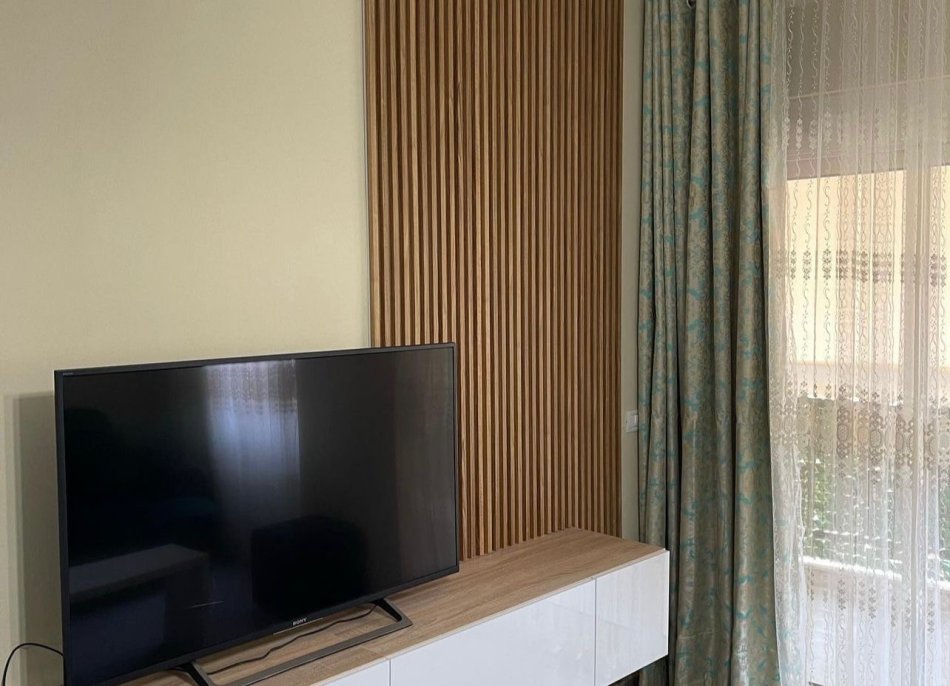 Tirane, jepet me qera apartament 2+1+Ballkon Kati 4, 105 m² 480 € (Yzberish)