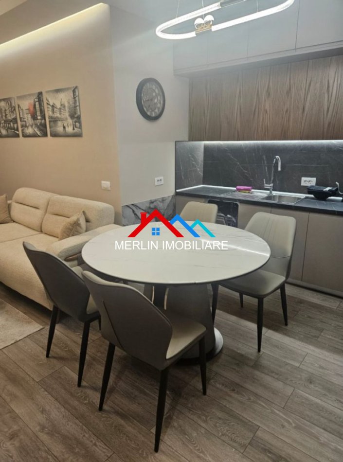 Shqiperi, jepet me qera apartament 1+1 Kati 2, 91 m² 700 € (RRUGA DRITAN HOXHA,ISH-DOGANA)