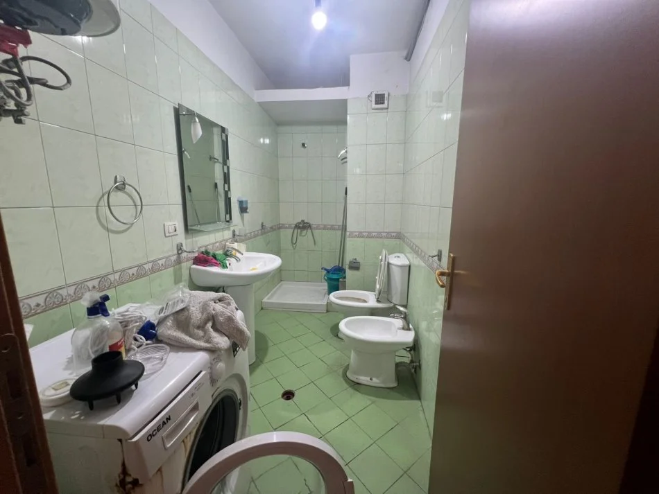 Tirane, jepet me qera apartament 2+1 Kati 9, 650 € 