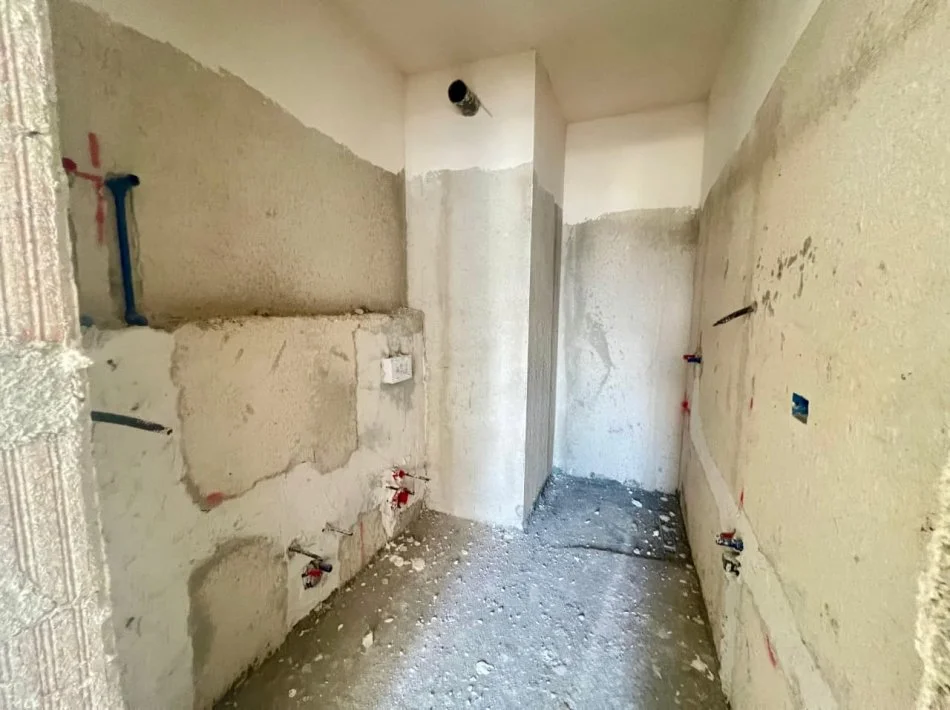 Tirane, shes apartament 2+1+Ballkon Kati 3, 104 m² 120.000 € (Univers City)