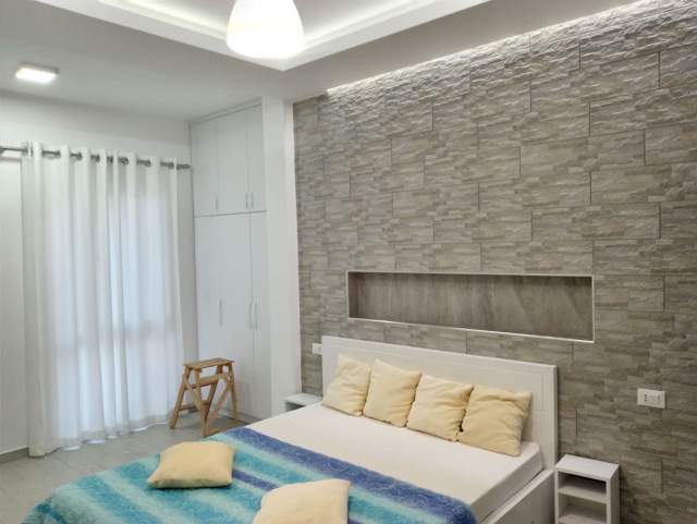 Tirane, jepet me qera apartament 1+1+BLK Kati 1, 58 m² 460 Euro (Rruga Tish Daija)