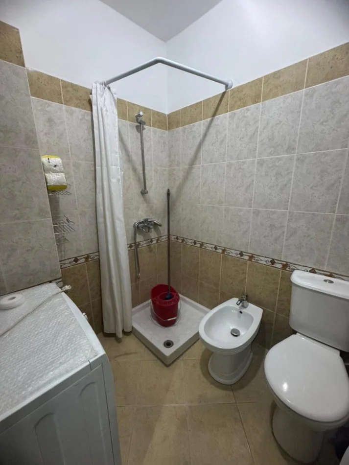 Tirane, jepet me qera apartament 2+1+Ballkon Kati 3, 90 m² 500 € (Astir)