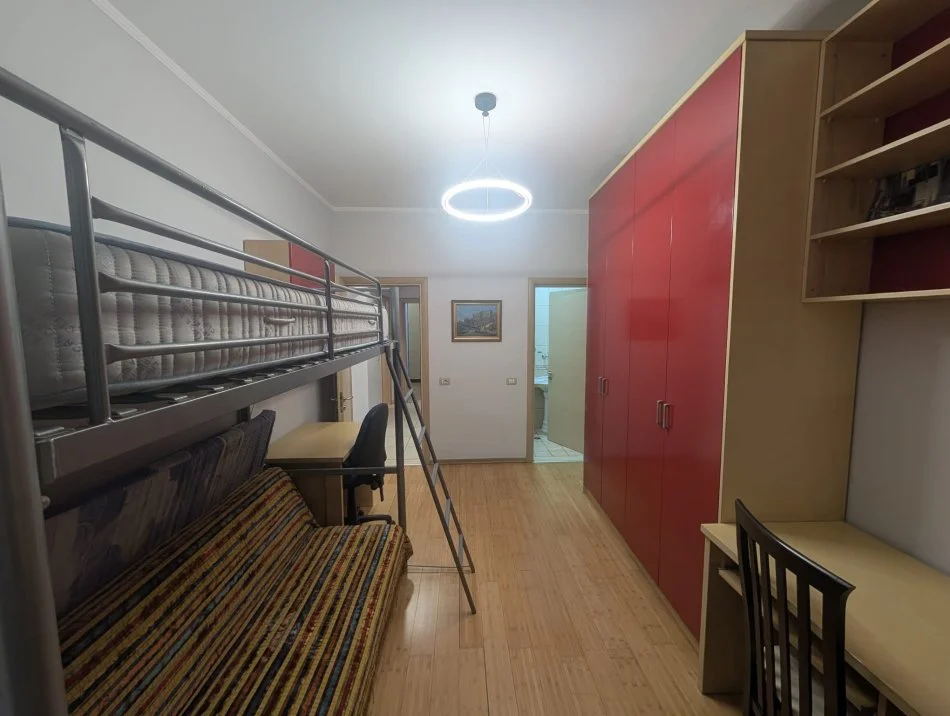 Tirane, jepet me qera apartament 2+1 Kati 6, 120 m² 550 € (Myslym Shyri)