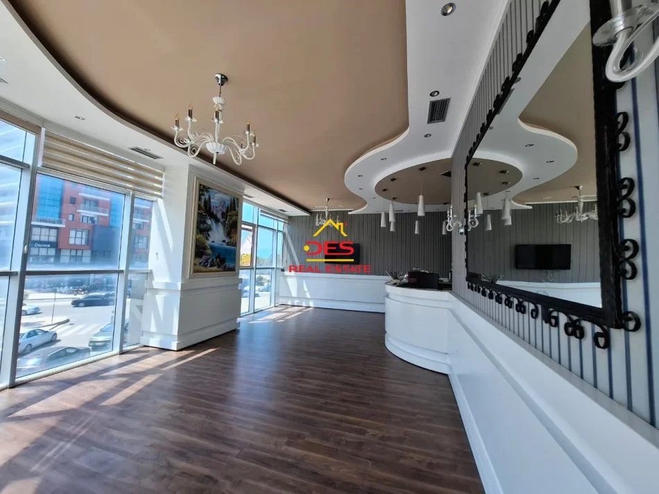 Vlore, jepet me qera lokal Kati 2, 60 m² 800 € (Rruga Çamëria)