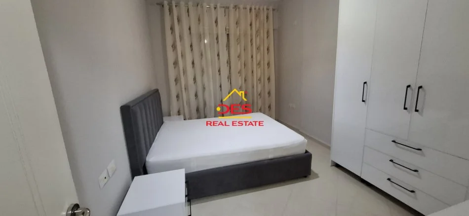 Vlore, jepet me qera apartament 1+1+Ballkon Kati 6, 70 m² 330 € (Rruga Sadik Zotaj)