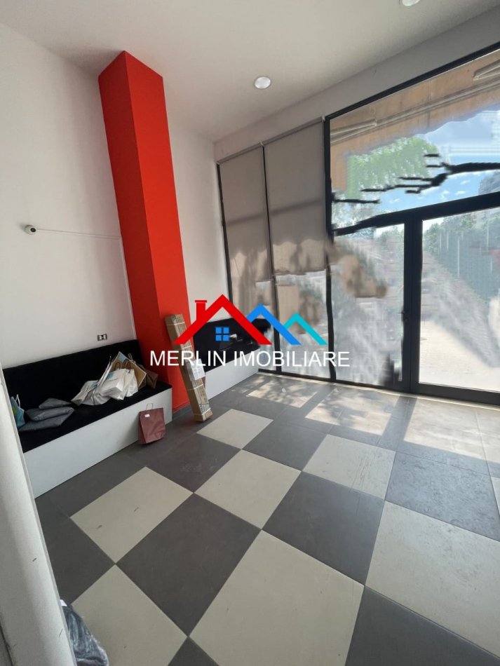 Tirane, jepet me qera ambjent biznesi Kati 0, 100 m² 1.400 € (BULEVARDI MIGJENI,ASTIR)