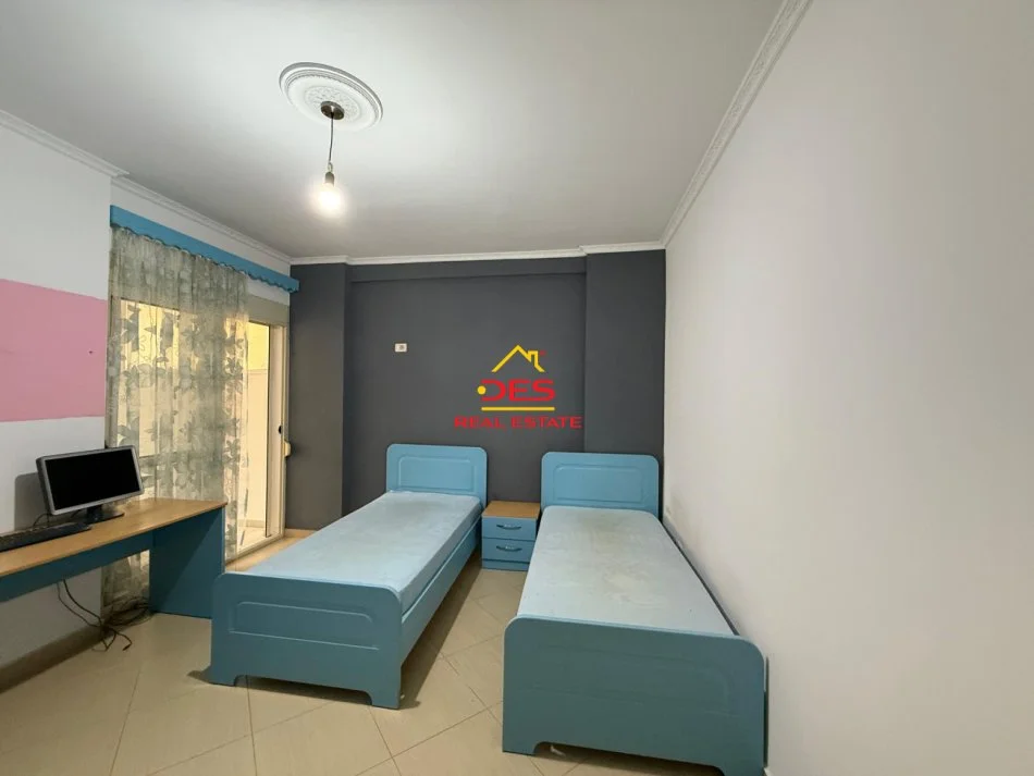 Vlore, shitet apartament 2+1+Ballkon Kati 2, 102 m² 160.000 € (Rruga Gjergj Arianiti)