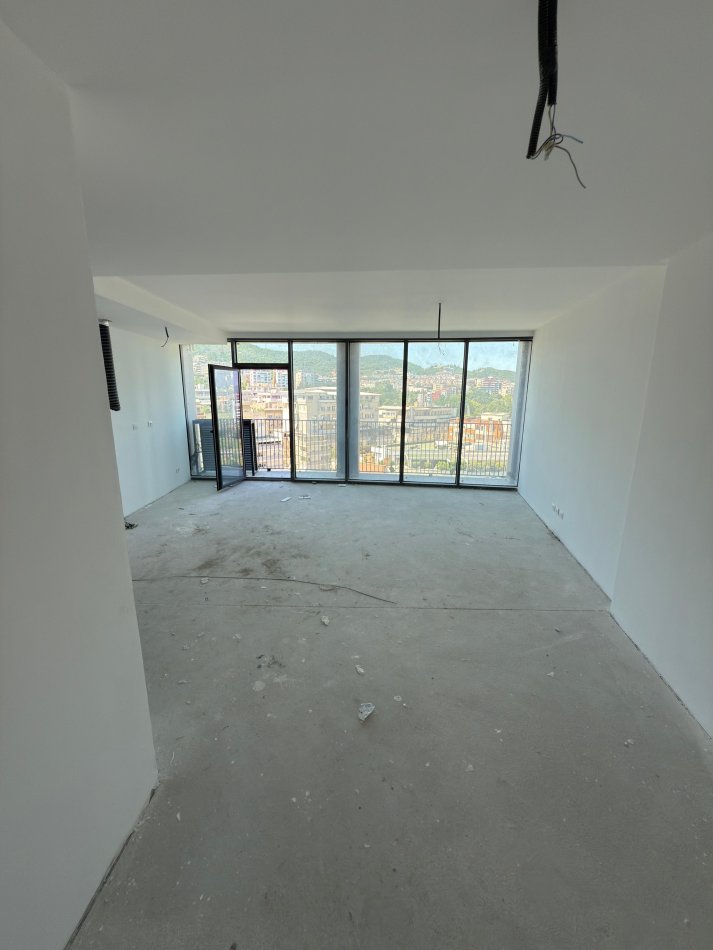 shitet apartament 2+1+Ballkon Kati 10, 128 m² 400.000 € (Kristo Luarasi)
