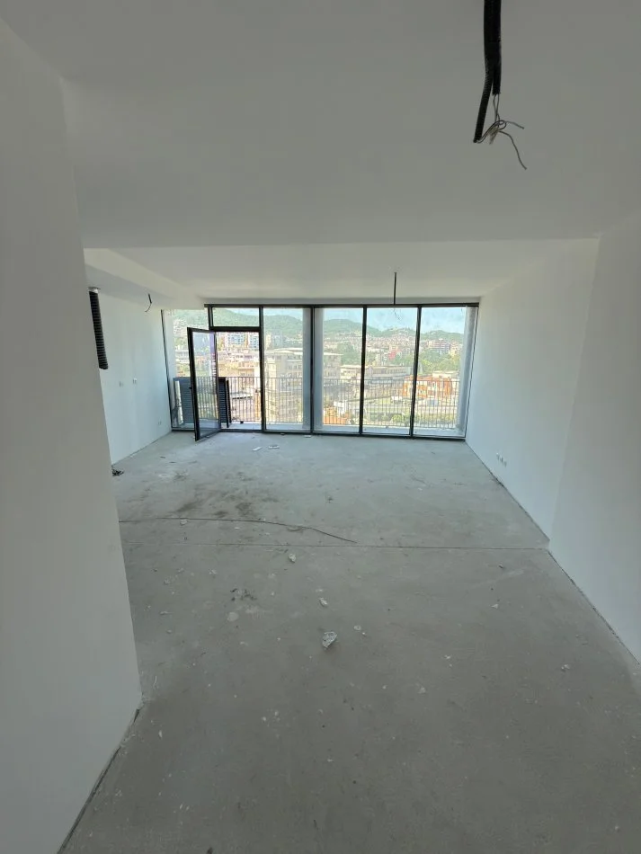 shitet apartament 2+1+Ballkon Kati 10, 128 m² 400.000 € (Kristo Luarasi)