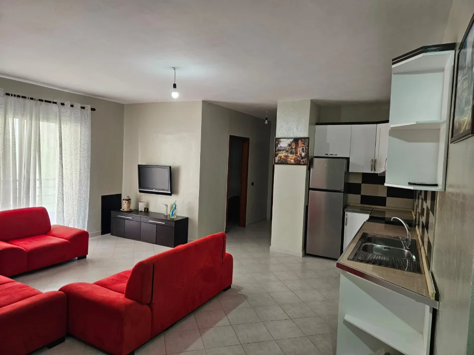 Tirane, jepet me qera apartament 2+1 Kati 4, 84 m² 400 €