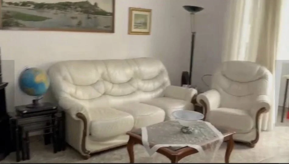 Tirane, jepet me qera 2+1+Ballkon Kati 4, 90 m² 450 € (Rruga Dibres)