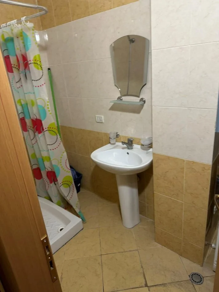 Tirane, shitet 1+1+Ballkon Kati 2, 73 m² 120.000 € 