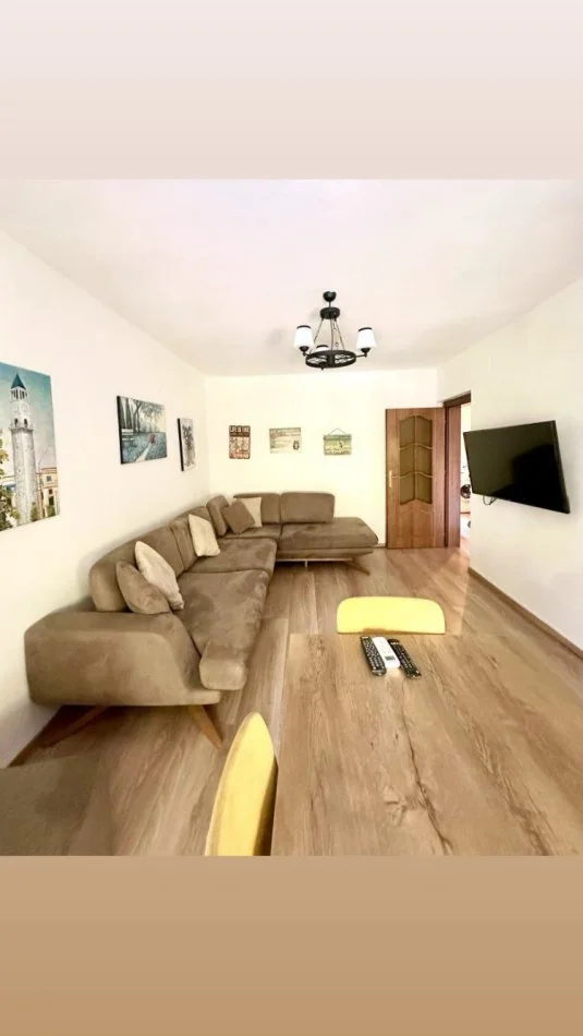 Tirane, jepet me qera apartament 1+1 Kati 5, 62 m² 500 € 