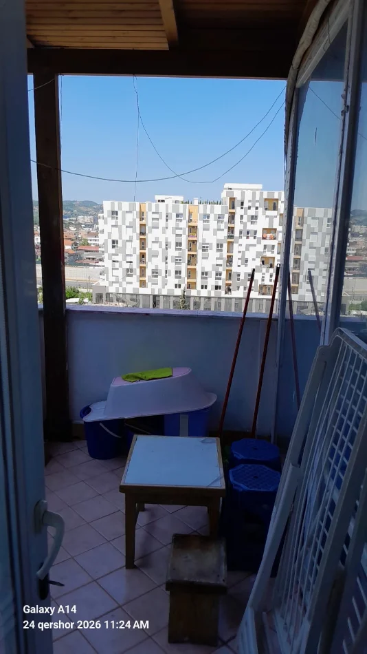 Tirane, jepet me qera apartament 2+1 Kati 7, 100 m² 480 € (Intesa San Paolo ne Laprak)