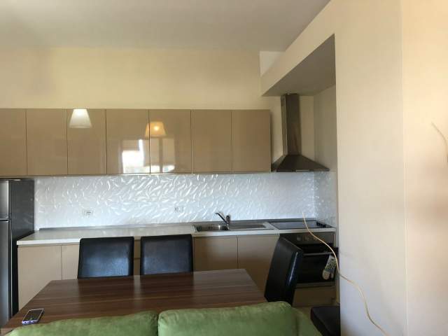 Tirane, jepet me qera apartament 1+1+BLK Kati 7, 65 m² 500 Euro (rruga Gjik Kuqali)