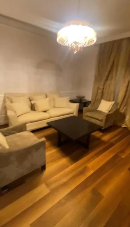 Tirane, jepet me qera apartament 1+1+Ballkon Kati 2, 75 m² 700 € (Shkolla e Kuqe)