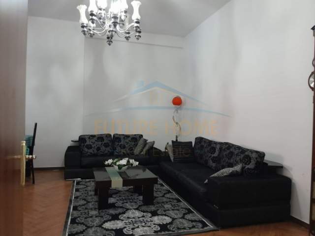 Tirane, jepet me qera apartament 2+1+BLK Kati 1, 115 m² 450 Euro (Boulevard Kashar)