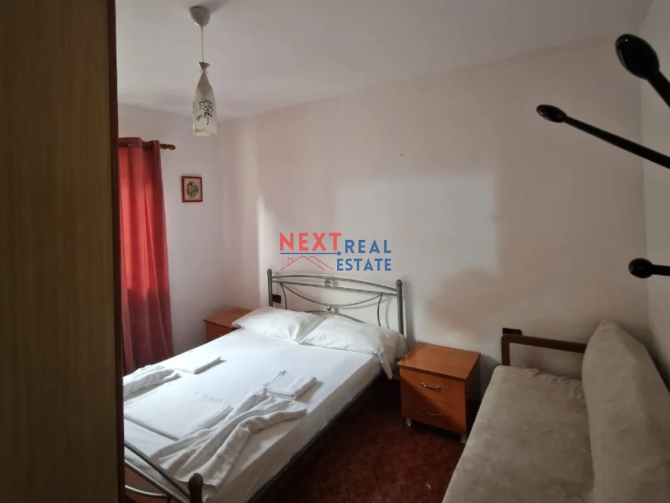 Vlore, jepet me qera apartament 1+1+Ballkon Kati 1, 300 € (SHKOLLA INDUSTRIALE)