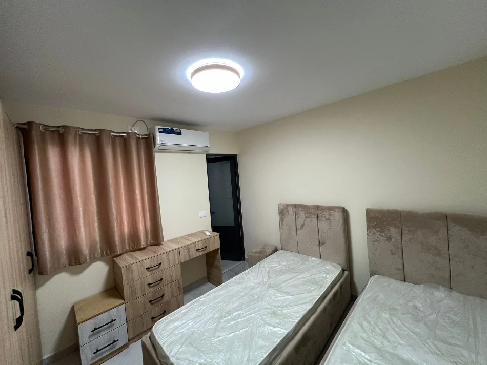 Tirane, jepet me qera 1+1+Ballkon Kati 1, 60 m² 350 € 