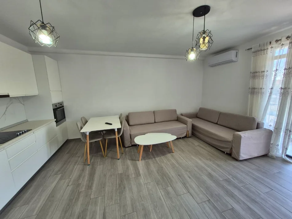 Tirane, jepet me qera apartament 3+1+Aneks+Ballkon Kati 3, 120 m² 500 € (allias)