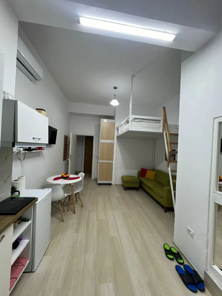 Tirane, jepet me qera apartament 1+1 Kati 1, 59 m² 500 € (RRUGA ADEM JASHARI)