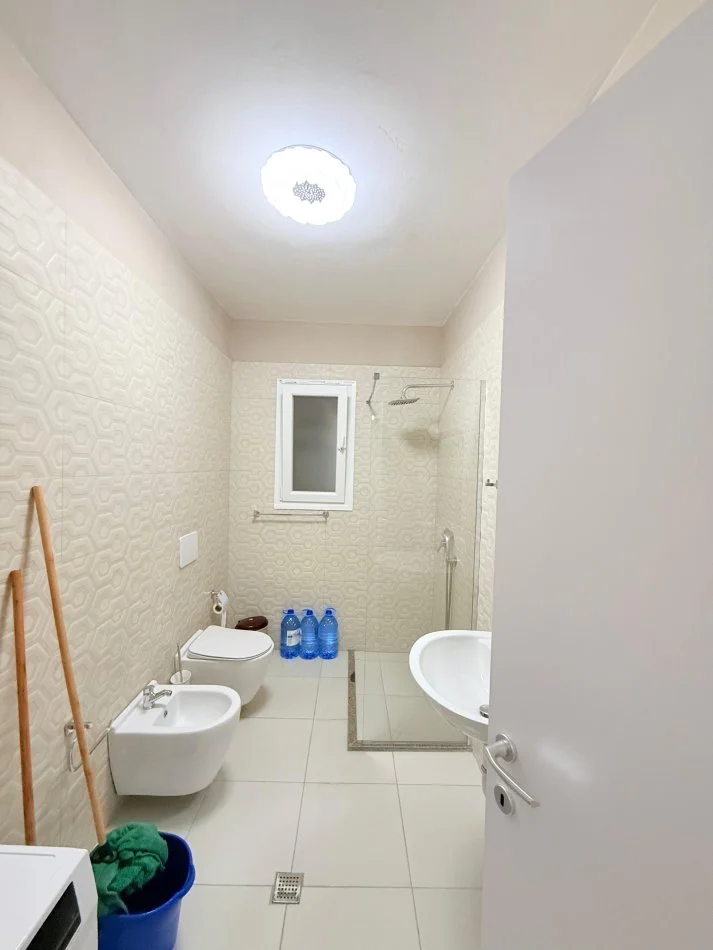 Vlore, jepet me qera apartament 1+1+Ballkon , 78 m² 350 € 