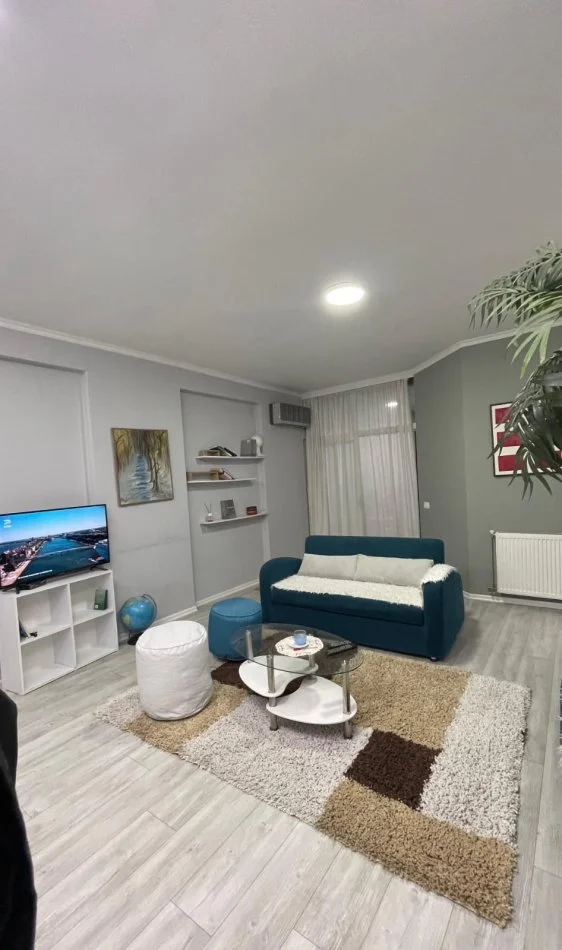 Tirane, jepet me qera apartament 1+1 Kati 3, 72 m² 650 € (Kika 1 , Komuna e Parisit)