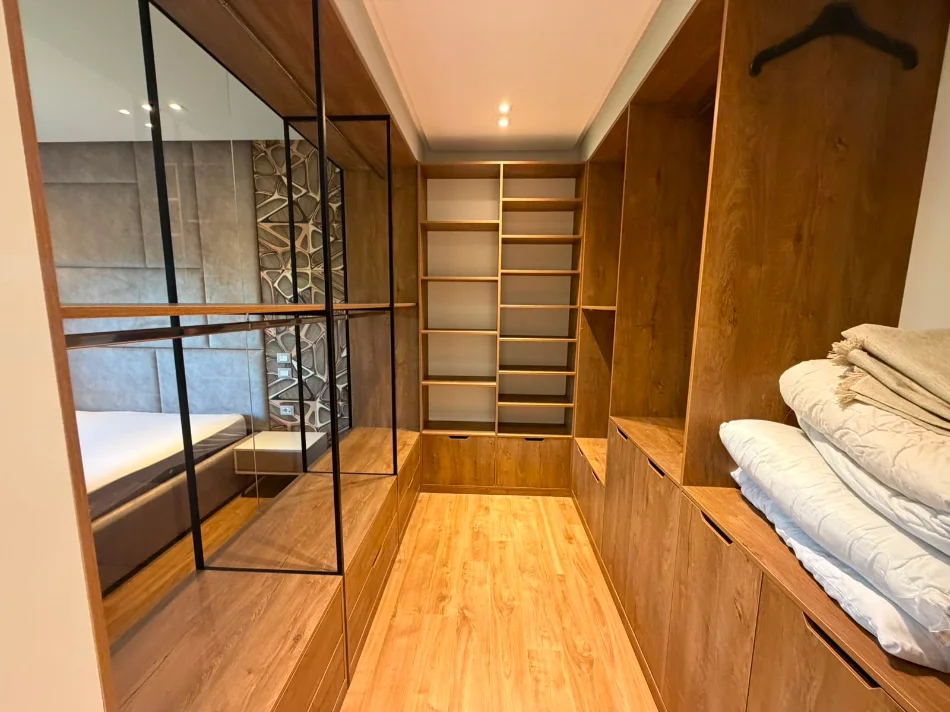 Tirane, shitet apartament 2+1 Kati 0, 400.000 € 