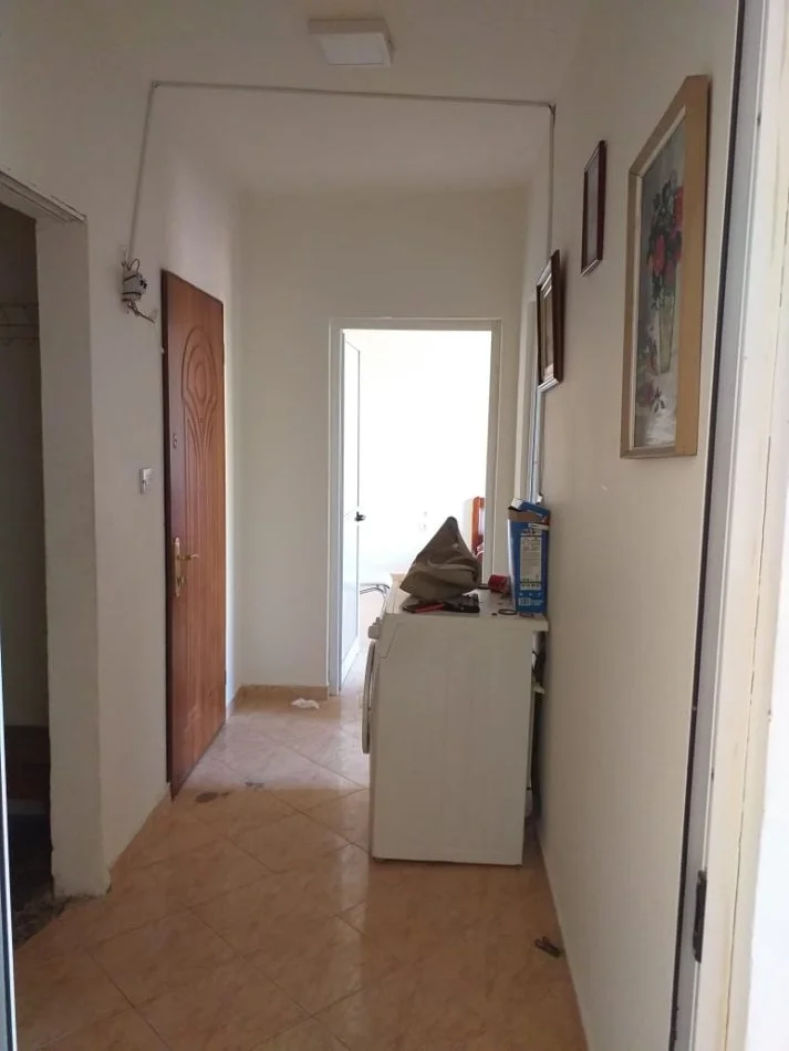Tirane, jap me qera apartament 1+1+Ballkon Kati 5, 65 m² (Porcelan)