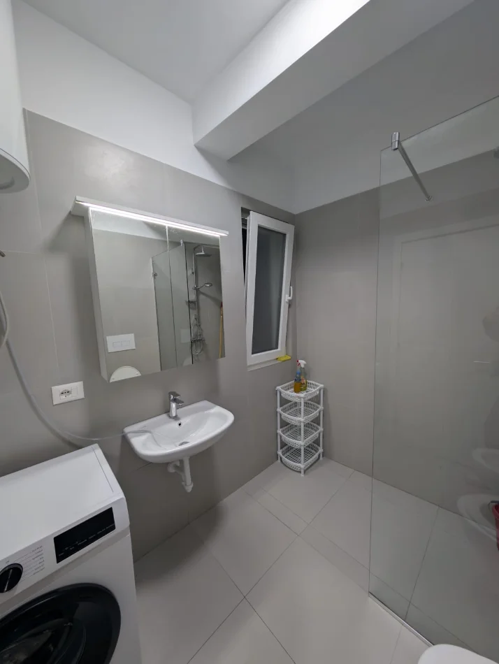 Tirane, jepet me qera apartament 2+1+Ballkon , 100 m² 65,000 ALL (Green City, Prane EGLO)