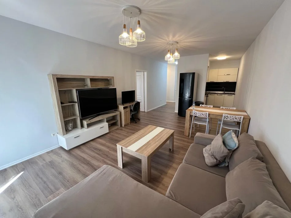 Tirane, jepet me qera apartament 2+1+Ballkon , 100 m² 850 €