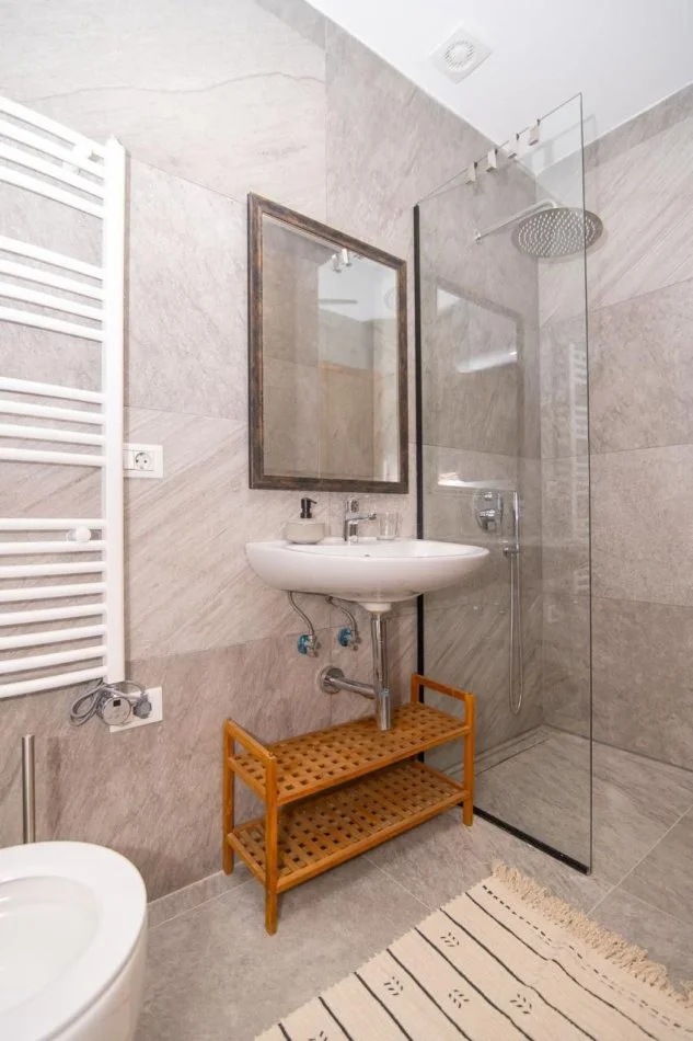 Tirane, shitet apartament 3+1+Ballkon Kati 3, 144 m² 355.000 € (rruga e barrikadave)