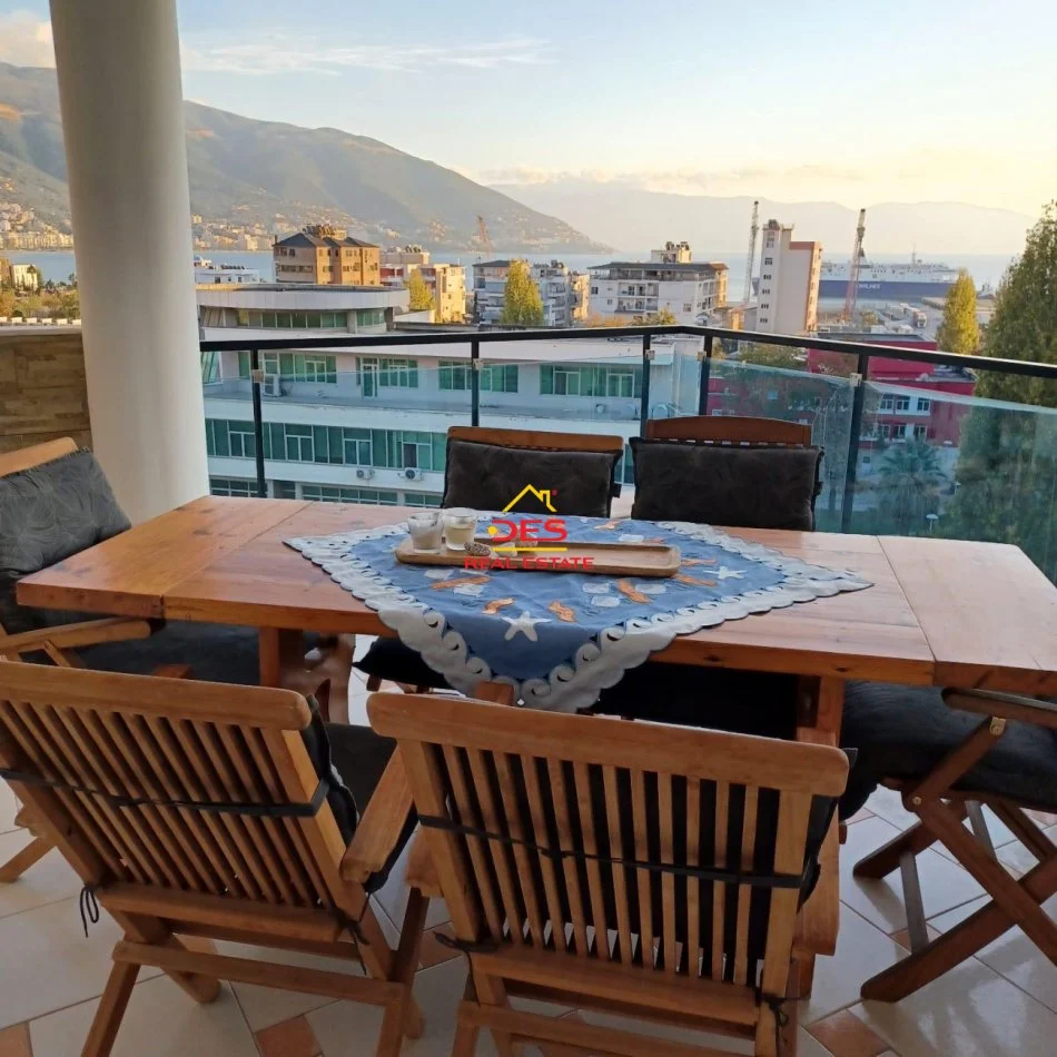 Vlore, jepet me qera apartament 3+1+Ballkon Kati 8, 120 m² 500 € (Rruga Kosova)