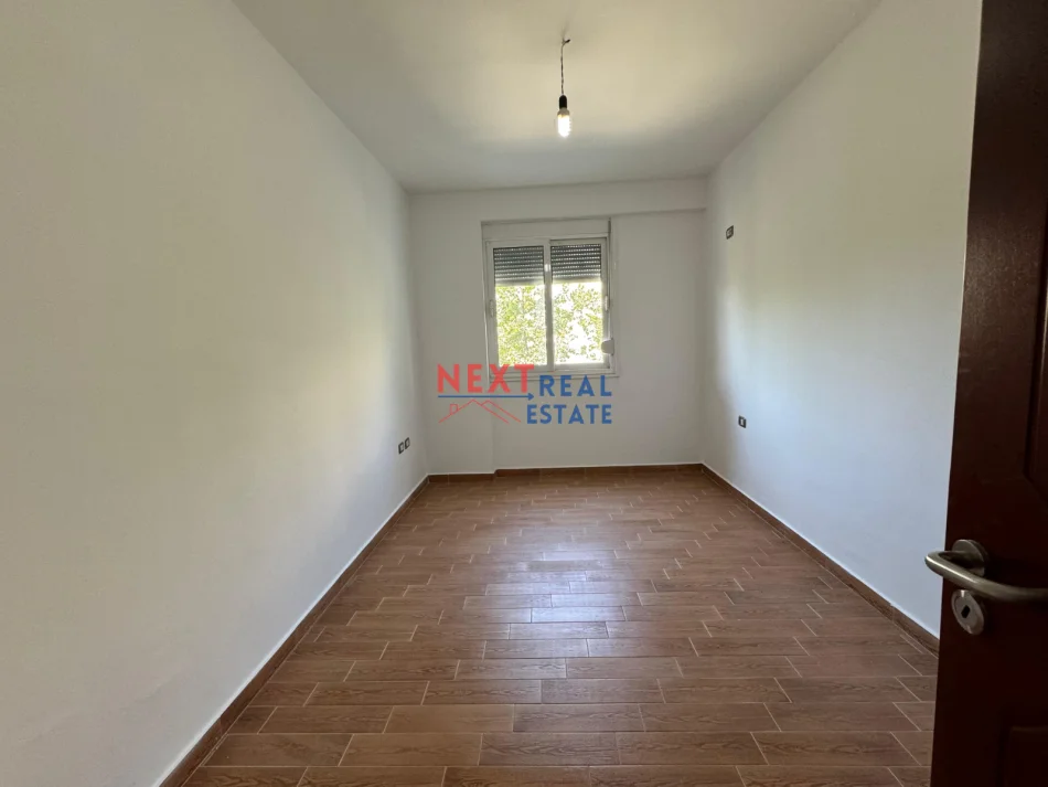 REZERVO PRONEN VETEM ME 500€! Vlore, shitet apartament 2+1+Ballkon , 106 m² 200.000 € (LUNGOMARE)