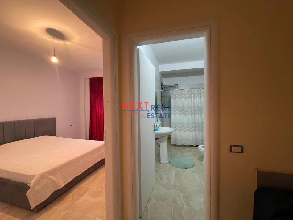 Vlore, jepet me qera apartament 1+1+Ballkon , 86 m² 350 € (LUNGOMARE)