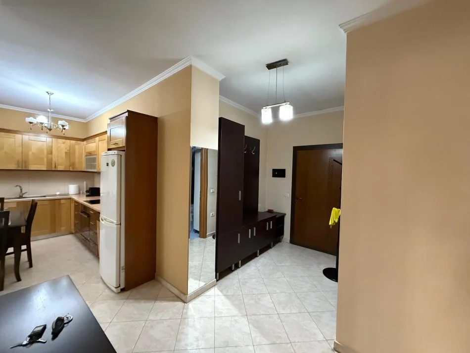 Tirane, jepet me qera apartament 2+1+Ballkon Kati 2, 98 m² 400 € 