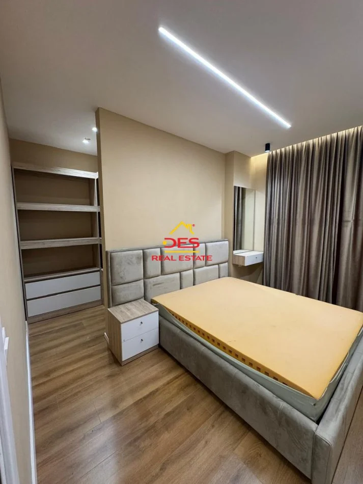 Vlore, jepet me qera apartament 1+1+Ballkon Kati 2, 80 m² 550 € (Rruga Çajupi)