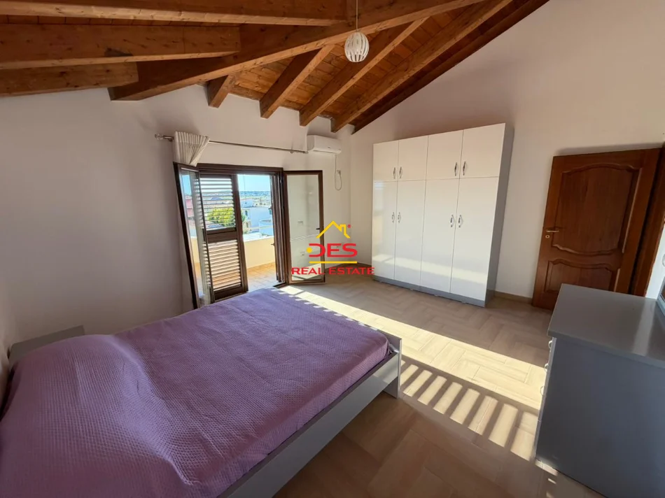 Vlore, jepet me qera Vile 3+1+Ballkon Kati 4, 110 m² 500 € (Rruga Sokrat Leka)