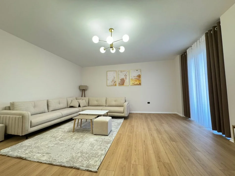 Tirane, jepet me qera apartament 2+1+Aneks+Ballkon Kati 5, 112 m² 500 € (Bulevardi Migjeni)