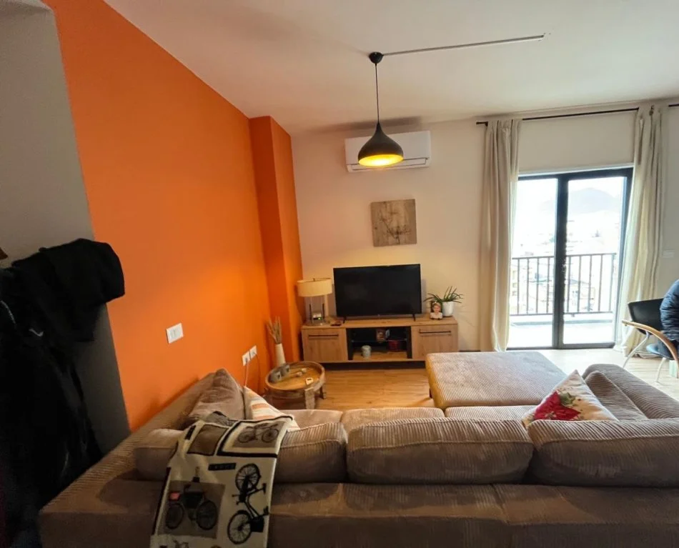Tirane, shitet apartament 2+1+Ballkon Kati 8, 91 m² 195.000 € (Rruga Gjon Buxhuku)