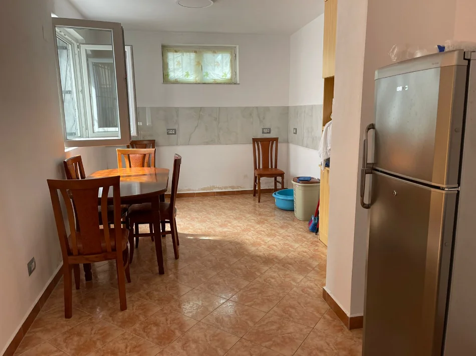 APARTAMENT 1+1 ME QIRA 400 € (RRUGA BARDHYL)