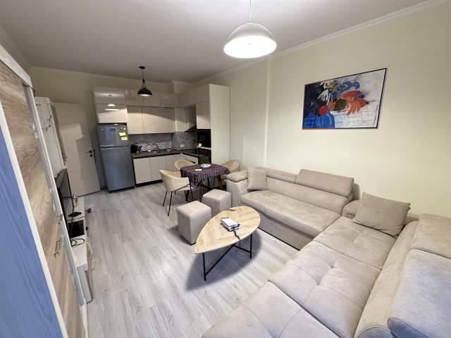 Tirane, jepet me qera apartament 1+1+BLK Kati 6, 80 m² 420 Euro (Farmacia 10)