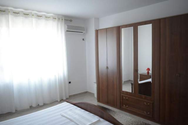 Tirane, jepet me qera apartament 1+1+BLK Kati 7, 75 m² 600 Euro (rruga Brigada VIII)